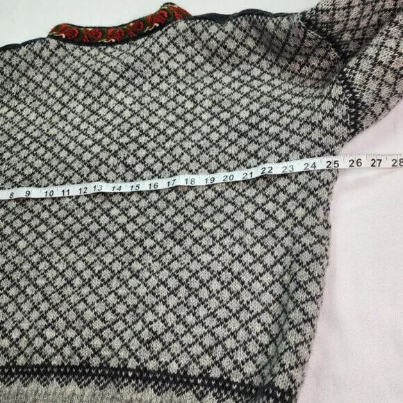 Vintage Volund Norway Thick Wool Sweater (M)